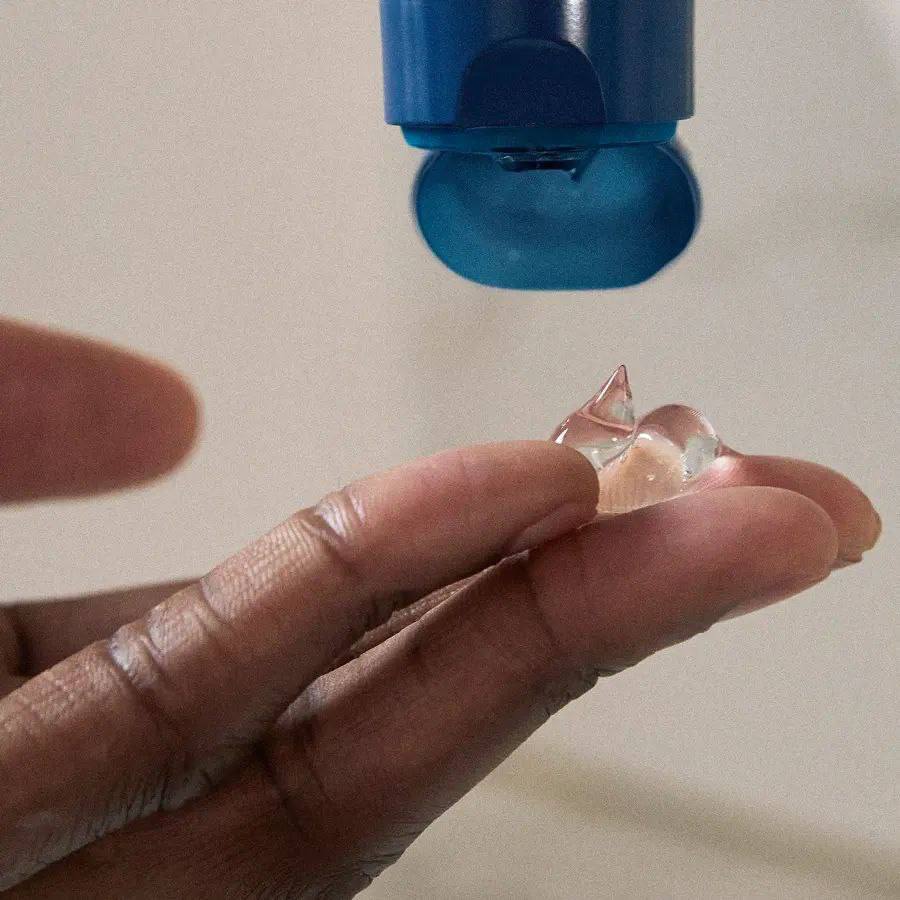 ژل صورت آبرسان 2 در 1 اوریفلیم مدل North For Men Subzero حجم 50 میل